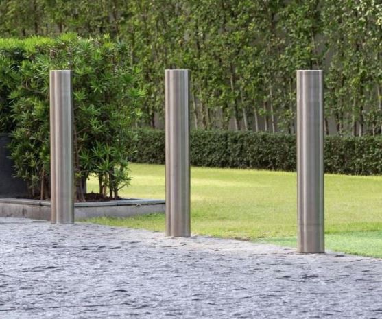 Столбики безопасности на дорогах